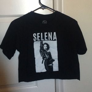 Selena crop top shirt -great condition- size small